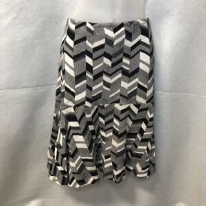 Moth knit skirt black/white/gray patterned skirt size M excellent condition